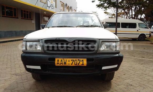 Nunua Ilio tumika Mazda BT-50 Nyeupe Gari ndani ya Harare nchini Harare
