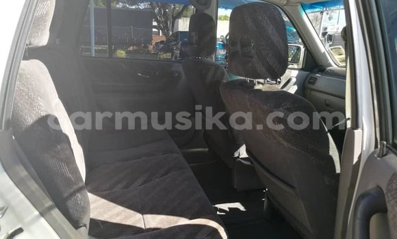 Nunua Ilio tumika Honda CR–V Nyeupe Gari ndani ya Harare nchini Harare Nunua Ilio tumika Honda CR–V Nyeupe Gari ndani ya Harare nchini Harare