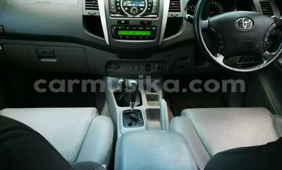 Nunua Ilio tumika Toyota Hilux Nyeusi Gari ndani ya Harare nchini Harare Nunua Ilio tumika Toyota Hilux Nyeusi Gari ndani ya Harare nchini Harare