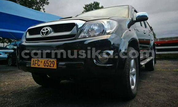 Nunua Ilio tumika Toyota Hilux Nyeusi Gari ndani ya Harare nchini Harare Nunua Ilio tumika Toyota Hilux Nyeusi Gari ndani ya Harare nchini Harare