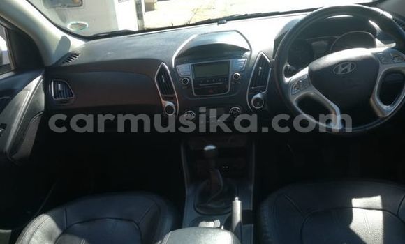 Buy Used Hyundai ix35 Silver Car in Beitbridge in Matabeleland South Buy Used Hyundai ix35 Silver Car in Beitbridge in Matabeleland South