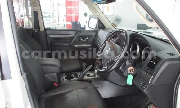 Acheter Occasion Voiture Mitsubishi Pajero Blanc à Beitbridge, Matabeleland South Acheter Occasion Voiture Mitsubishi Pajero Blanc à Beitbridge, Matabeleland South