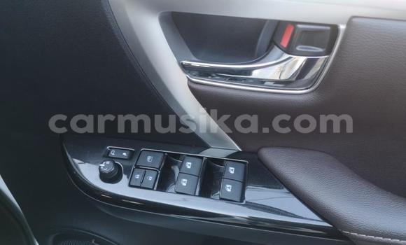 Nunua Ilio tumika Toyota Fortuner Nyeupe Gari ndani ya Harare nchini Harare Nunua Ilio tumika Toyota Fortuner Nyeupe Gari ndani ya Harare nchini Harare