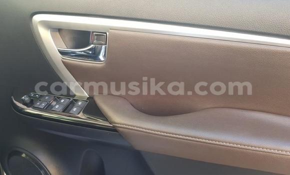 Acheter Occasion Voiture Toyota Fortuner Blanc à Beitbridge, Matabeleland South Acheter Occasion Voiture Toyota Fortuner Blanc à Beitbridge, Matabeleland South