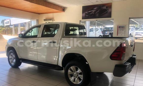 Tenga Tsaru Toyota Hilux Chena Mota in Harare in Harare Tenga Tsaru Toyota Hilux Chena Mota in Harare in Harare