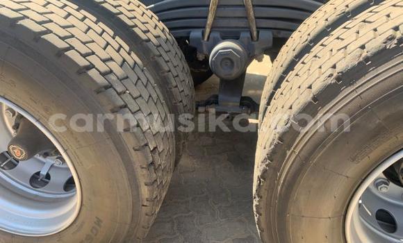 Acheter Occasion Utilitaire Scania R420 Blanc à Beitbridge, Matabeleland South Acheter Occasion Utilitaire Scania R420 Blanc à Beitbridge, Matabeleland South