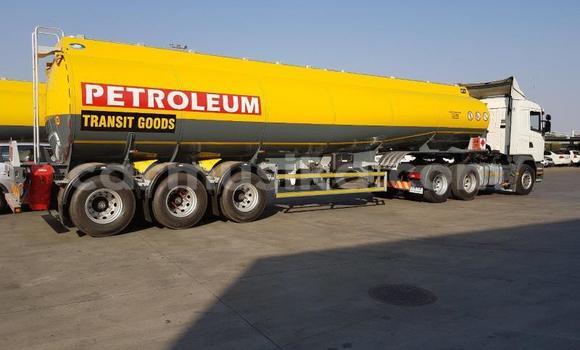 Acheter Occasion Utilitaire Scania R420 Blanc à Beitbridge, Matabeleland South Acheter Occasion Utilitaire Scania R420 Blanc à Beitbridge, Matabeleland South