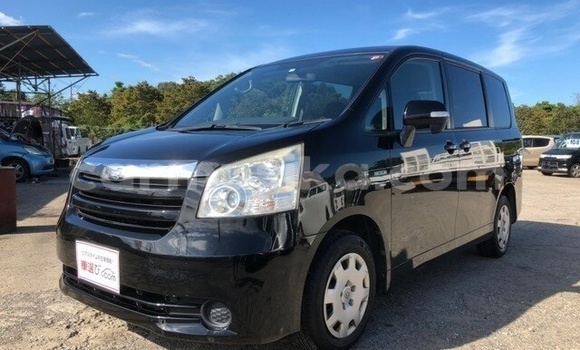 Tenga Tsaru Toyota Voxy Nhema Mota in Beitbridge in Matabeleland South