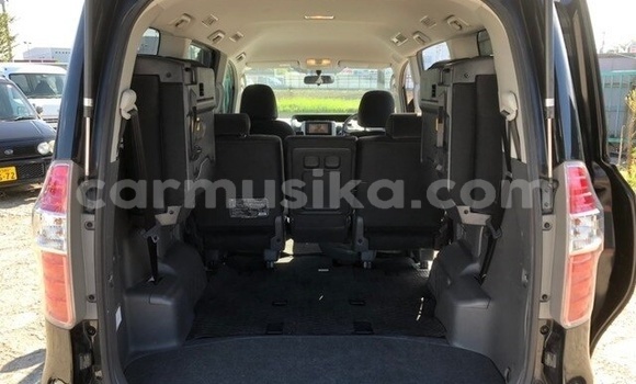 Acheter Occasion Voiture Toyota Voxy Noir à Beitbridge, Matabeleland South Acheter Occasion Voiture Toyota Voxy Noir à Beitbridge, Matabeleland South