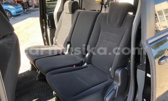 Acheter Occasion Voiture Toyota Voxy Noir à Beitbridge, Matabeleland South Acheter Occasion Voiture Toyota Voxy Noir à Beitbridge, Matabeleland South