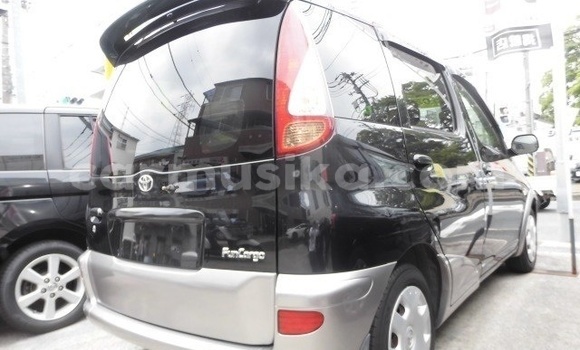 Acheter Occasion Voiture Toyota FunCargo Noir à Beitbridge, Matabeleland South Acheter Occasion Voiture Toyota FunCargo Noir à Beitbridge, Matabeleland South