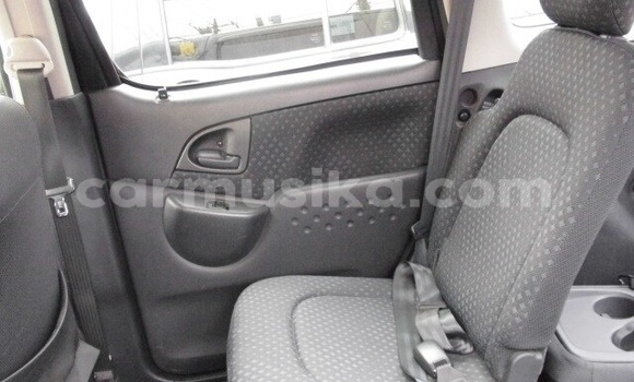 Acheter Occasion Voiture Toyota FunCargo Noir à Beitbridge, Matabeleland South Acheter Occasion Voiture Toyota FunCargo Noir à Beitbridge, Matabeleland South