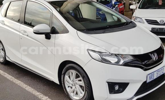 Acheter Occasion Voiture Honda Jazz Blanc à Beitbridge, Matabeleland South