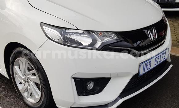 Acheter Occasion Voiture Honda Jazz Blanc à Beitbridge, Matabeleland South Acheter Occasion Voiture Honda Jazz Blanc à Beitbridge, Matabeleland South