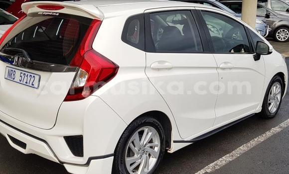 Acheter Occasion Voiture Honda Jazz Blanc à Beitbridge, Matabeleland South Acheter Occasion Voiture Honda Jazz Blanc à Beitbridge, Matabeleland South
