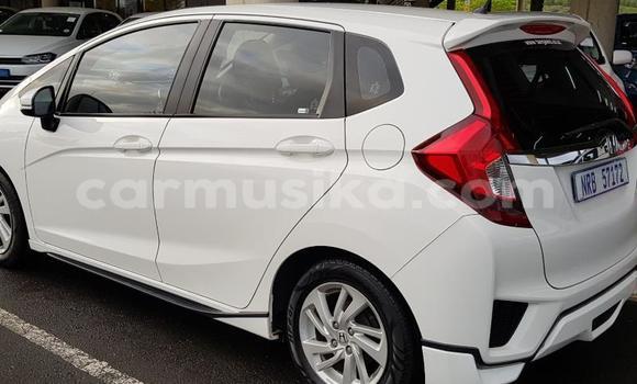 Acheter Occasion Voiture Honda Jazz Blanc à Beitbridge, Matabeleland South Acheter Occasion Voiture Honda Jazz Blanc à Beitbridge, Matabeleland South