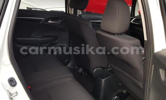 Acheter Occasion Voiture Honda Jazz Blanc à Beitbridge, Matabeleland South Acheter Occasion Voiture Honda Jazz Blanc à Beitbridge, Matabeleland South