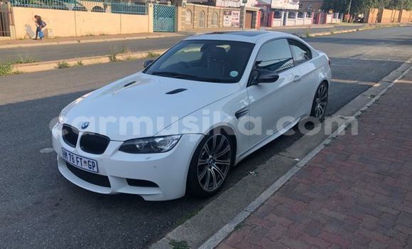 Nunua Ilio tumika BMW M3 Nyeupe Gari ndani ya Beitbridge nchini Matabeleland Kusini
