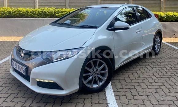 Buy Used Honda Civic White Car in Avondale in Harare Buy Used Honda Civic White Car in Avondale in Harare