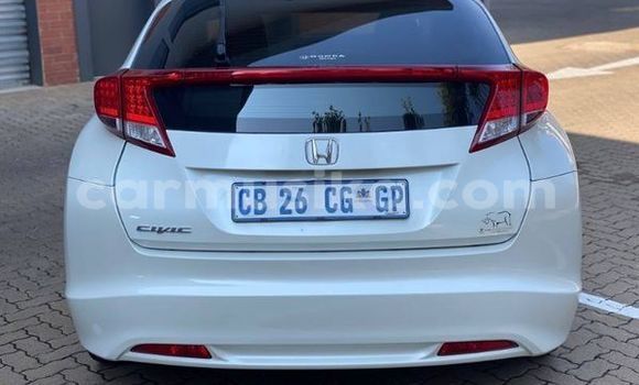 Buy Used Honda Civic White Car in Avondale in Harare Buy Used Honda Civic White Car in Avondale in Harare