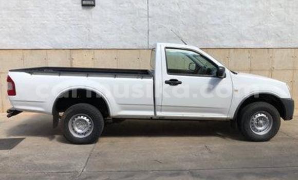 Buy Used Isuzu KB White Car in Beitbridge in Matabeleland South