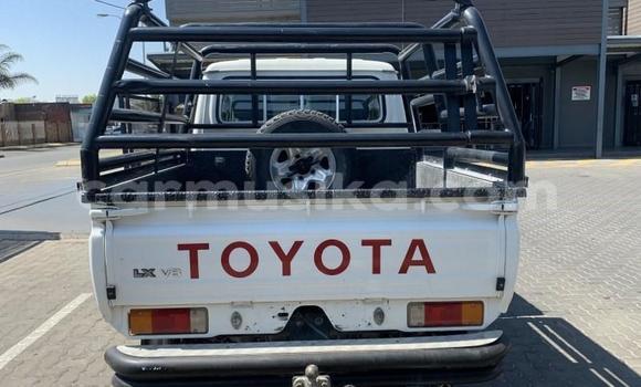 Acheter Occasion Voiture Toyota Land Cruiser Blanc à Beitbridge, Matabeleland South Acheter Occasion Voiture Toyota Land Cruiser Blanc à Beitbridge, Matabeleland South