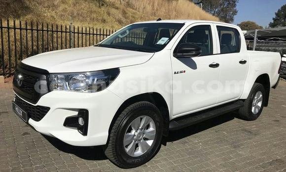 Acheter Occasion Voiture Toyota Hilux Blanc à Beitbridge, Matabeleland South