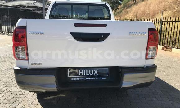 Acheter Occasion Voiture Toyota Hilux Blanc à Beitbridge, Matabeleland South Acheter Occasion Voiture Toyota Hilux Blanc à Beitbridge, Matabeleland South