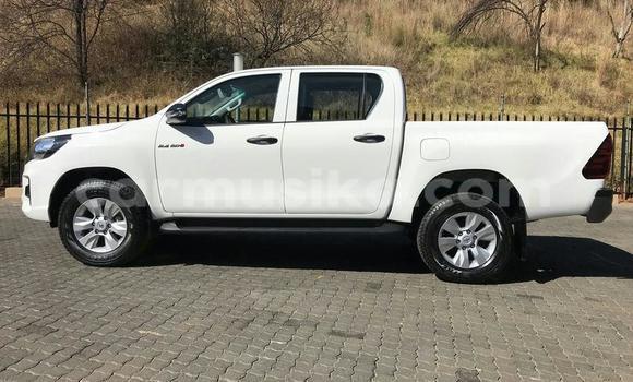 Acheter Occasion Voiture Toyota Hilux Blanc à Beitbridge, Matabeleland South Acheter Occasion Voiture Toyota Hilux Blanc à Beitbridge, Matabeleland South