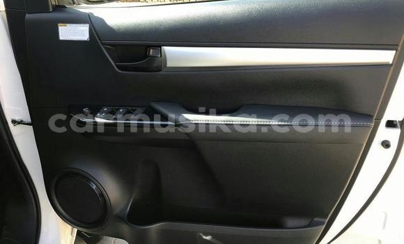 Acheter Occasion Voiture Toyota Hilux Blanc à Beitbridge, Matabeleland South Acheter Occasion Voiture Toyota Hilux Blanc à Beitbridge, Matabeleland South