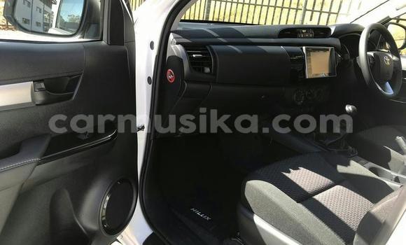 Acheter Occasion Voiture Toyota Hilux Blanc à Beitbridge, Matabeleland South Acheter Occasion Voiture Toyota Hilux Blanc à Beitbridge, Matabeleland South