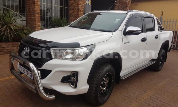 Acheter Occasion Voiture Toyota Hilux Blanc à Beitbridge, Matabeleland South Acheter Occasion Voiture Toyota Hilux Blanc à Beitbridge, Matabeleland South
