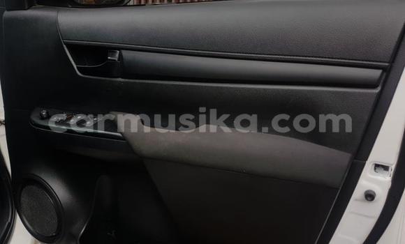 Acheter Occasion Voiture Toyota Hilux Blanc à Beitbridge, Matabeleland South Acheter Occasion Voiture Toyota Hilux Blanc à Beitbridge, Matabeleland South