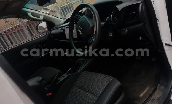 Acheter Occasion Voiture Toyota Hilux Blanc à Beitbridge, Matabeleland South Acheter Occasion Voiture Toyota Hilux Blanc à Beitbridge, Matabeleland South