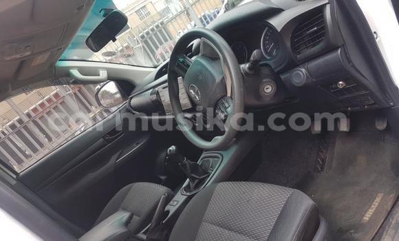 Acheter Occasion Voiture Toyota Hilux Blanc à Beitbridge, Matabeleland South Acheter Occasion Voiture Toyota Hilux Blanc à Beitbridge, Matabeleland South