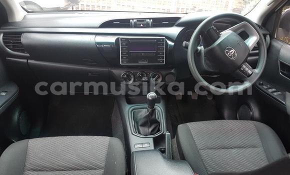 Acheter Occasion Voiture Toyota Hilux Blanc à Beitbridge, Matabeleland South Acheter Occasion Voiture Toyota Hilux Blanc à Beitbridge, Matabeleland South