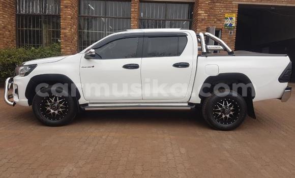 Acheter Occasion Voiture Toyota Hilux Blanc à Beitbridge, Matabeleland South Acheter Occasion Voiture Toyota Hilux Blanc à Beitbridge, Matabeleland South
