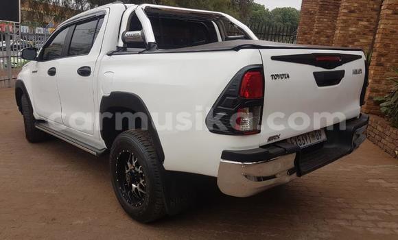 Acheter Occasion Voiture Toyota Hilux Blanc à Beitbridge, Matabeleland South Acheter Occasion Voiture Toyota Hilux Blanc à Beitbridge, Matabeleland South
