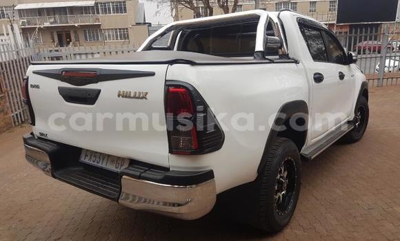 Acheter Occasion Voiture Toyota Hilux Blanc à Beitbridge, Matabeleland South Acheter Occasion Voiture Toyota Hilux Blanc à Beitbridge, Matabeleland South
