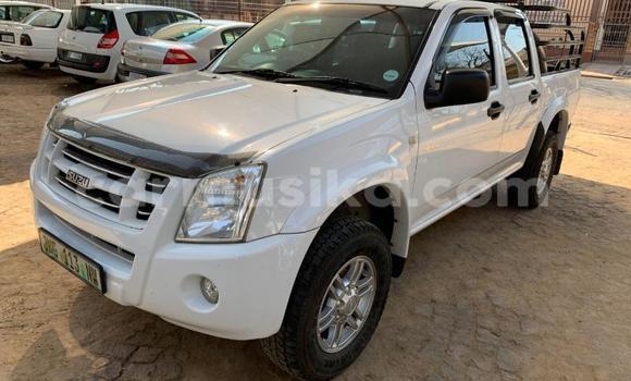 Buy Used Isuzu KB White Car in Beitbridge in Matabeleland South