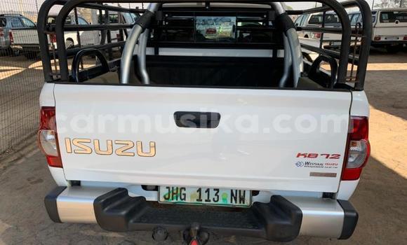 Tenga Tsaru Isuzu KB Chena Mota in Beitbridge in Matabeleland South Tenga Tsaru Isuzu KB Chena Mota in Beitbridge in Matabeleland South