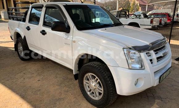 Tenga Tsaru Isuzu KB Chena Mota in Beitbridge in Matabeleland South Tenga Tsaru Isuzu KB Chena Mota in Beitbridge in Matabeleland South