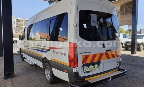 Acheter Occasion Voiture Mercedes‒Benz A–Class Blanc à Beitbridge, Matabeleland South Acheter Occasion Voiture Mercedes‒Benz A–Class Blanc à Beitbridge, Matabeleland South