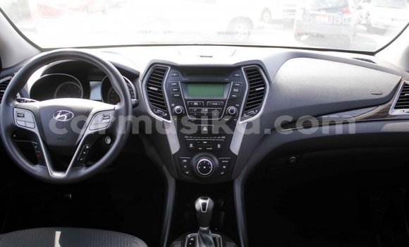 Tenga Imported Hyundai Santa Fe Nhema Mota in Import - Dubai in Harare Tenga Imported Hyundai Santa Fe Nhema Mota in Import - Dubai in Harare