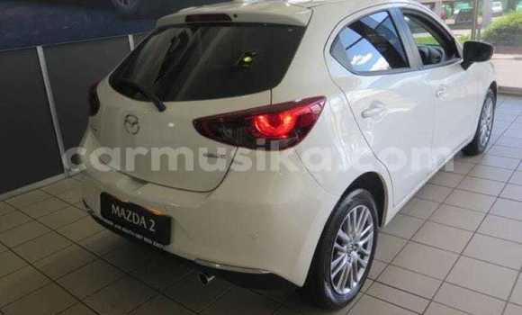 Acheter Occasion Voiture Mazda 2 Blanc à Beitbridge, Matabeleland South Acheter Occasion Voiture Mazda 2 Blanc à Beitbridge, Matabeleland South