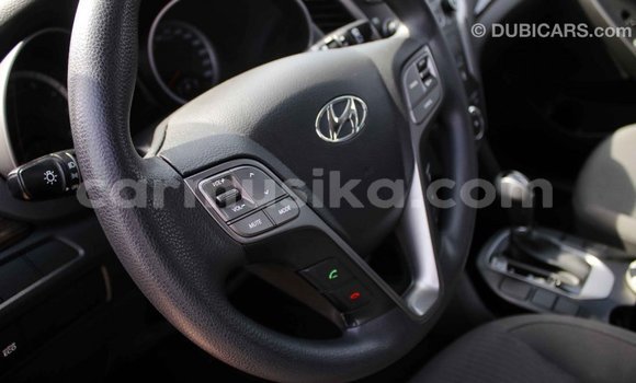 Tenga Imported Hyundai Santa Fe Nhema Mota in Import - Dubai in Harare Tenga Imported Hyundai Santa Fe Nhema Mota in Import - Dubai in Harare