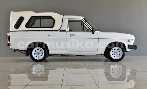 Nunua Ilio tumika Nissan 100NX Nyeupe Gari ndani ya Beitbridge nchini Matabeleland Kusini