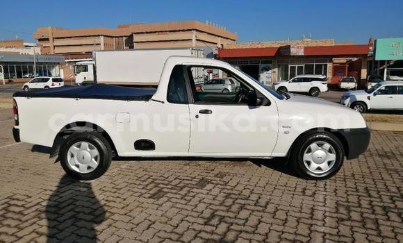 Nunua Ilio tumika Ford B-MAX Nyeupe Gari ndani ya Beitbridge nchini Matabeleland Kusini