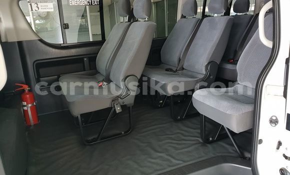 Nunua Ilio tumika Toyota 4Runner Nyeupe Gari ndani ya Beitbridge nchini Matabeleland Kusini Nunua Ilio tumika Toyota 4Runner Nyeupe Gari ndani ya Beitbridge nchini Matabeleland Kusini