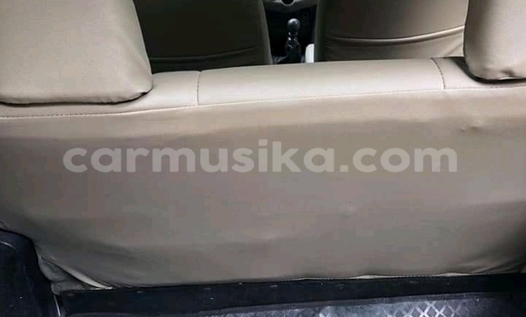 Acheter Occasion Voiture Toyota Yaris Blanc à Beitbridge, Matabeleland South Acheter Occasion Voiture Toyota Yaris Blanc à Beitbridge, Matabeleland South